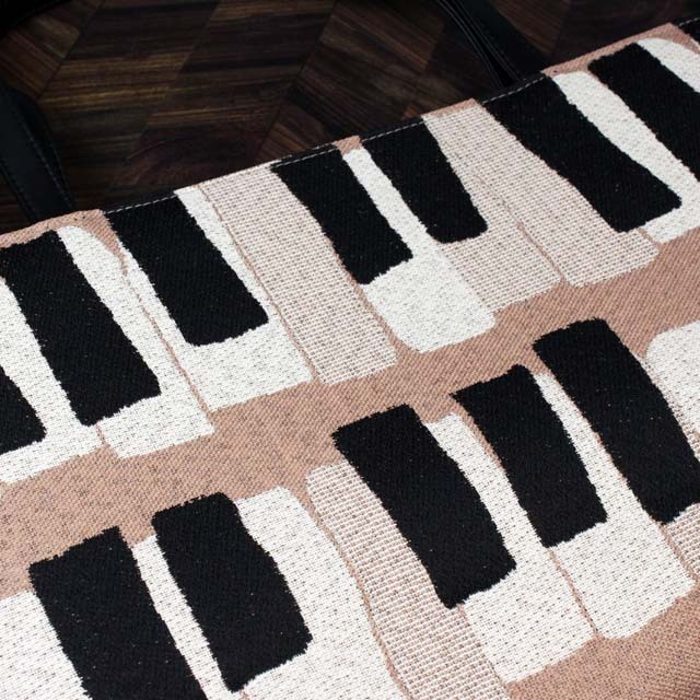 尾州織 ピアノ 鍵盤 トラペーズバッグ くすみピンク 音楽ギフト 音楽グッズ 音楽雑貨