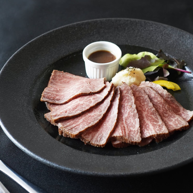 お中元 肉 内祝い お返し お肉 誕生日 お祝い 結婚祝い ブラッセリートモ 松阪牛ローストビーフ280g 送料無料 熨斗対応可 夏ギフト