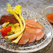 お中元 肉 内祝い お返し お肉 誕生日 お祝い 結婚祝い 御室 米沢牛ローストビーフ290g 送料無料 熨斗対応可 夏ギフト