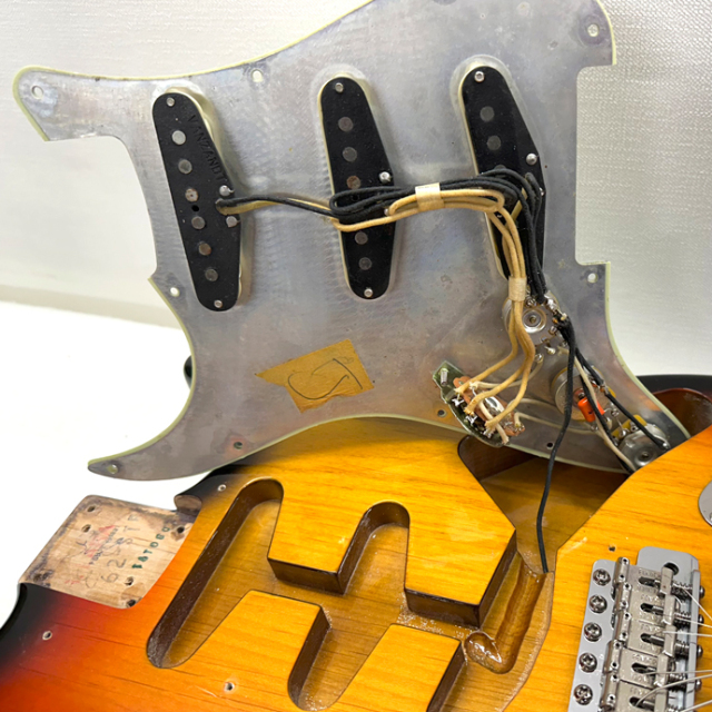 1991年 Fender Stratocaster 3tone Sunburst