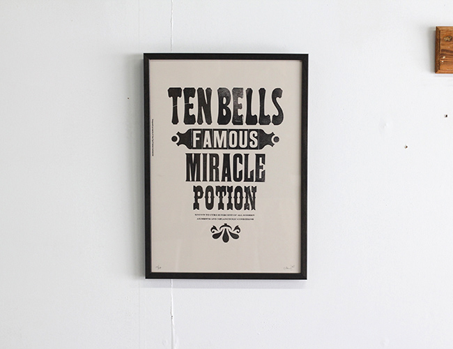 A TWO PIPE PROBLEM LETTERPRESS 　TEN BELLS FAMOUS MIRACL  Lサイズ
