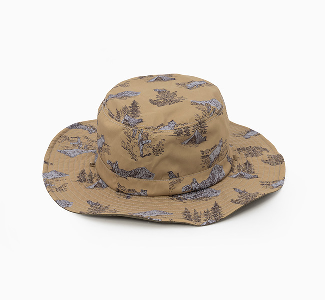 and wander (アンドワンダー) hiking club reversible hat