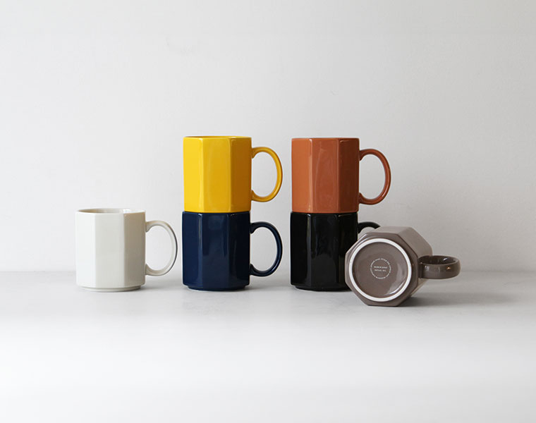 Porcelain Measuring Mug 　ポーセリン メジャリング マグ 　目盛付きマグ