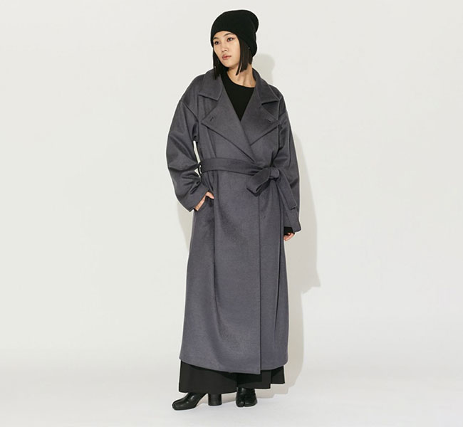 トモ【美品】MIDIUMISOLID ミディウミソリッド　Aラインコート トモ様専用【美品】MIDIUMISOLID ミディウミソリッド Aライン