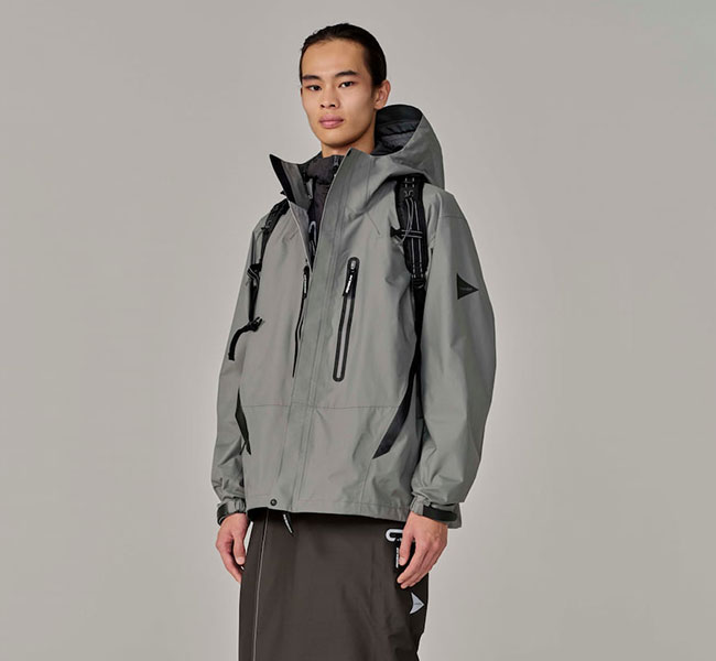 and wander アンドワンダー 2.5L hiker rain jacket ハイカーレインジャケット 5746911003