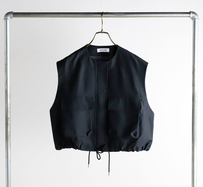 SACRA サクラ CO/PE TUMBLER FINISH GILET クロップドジレ 125108061