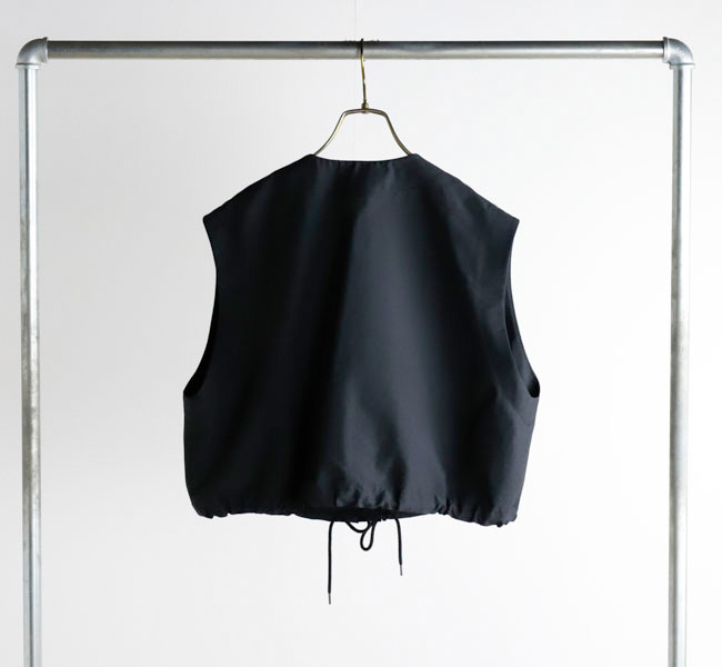 SACRA サクラ CO/PE TUMBLER FINISH GILET クロップドジレ 125108061
