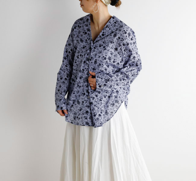 SALE30%OFF mizuiro ind ミズイロインド スモールフラワーVネックシャツ　1-230118