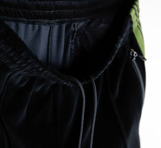 美品❗️ニードルズ黒ベロアパンツ 2025年最新】needles トラックパンツ ベロアの人気アイテム - メルカリ