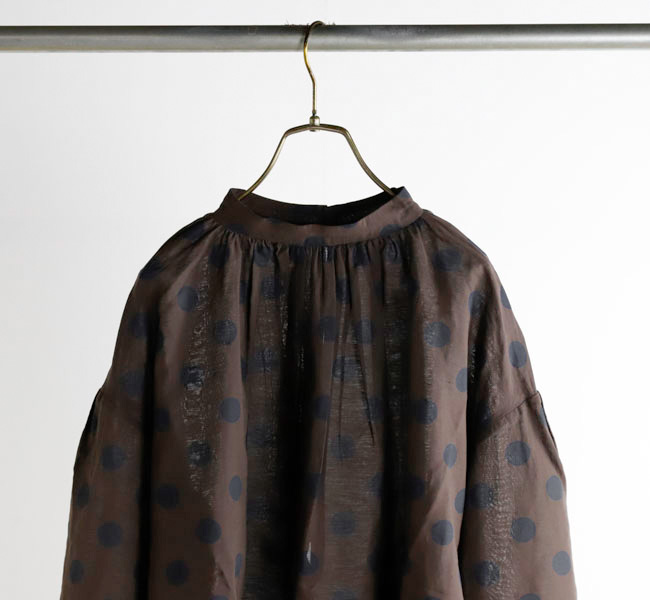 SALE30%OFF //Veritecoeur ヴェリテクール VC-2686B ギャザーブラウス ドット VC-2686B<br>ギャザーブラウス - COLLECTION - Veritecoeur