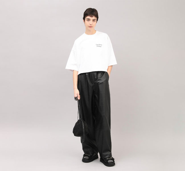 最終値下☆新品タグ付☆ SACRA フェイクレザー パンツ SACRA（サクラ）の「＜SACRA＞フェイクレザー パンツ（その他パンツ