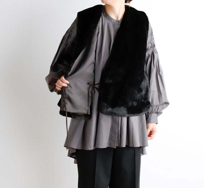 mizuiro-ind イミテーションファーショートベスト ベスト 24AW ブラック ミズイロインド 5-0315T 259641 43midttcd004.jpg