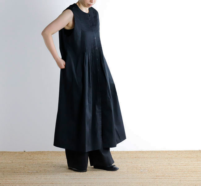 ミズイロインド　mizuiro ind ブラック ピンタックロングワンピース mizuiro ind クルーネックピンタックワンピース | mizuiro