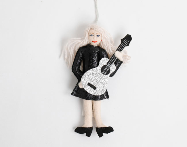 SILK ROAD BAZAAR シルクロードバザー　フェルトオーナメント　Taylor Swift - Black Dress　テイラー・スウィフト　ブラックドレス