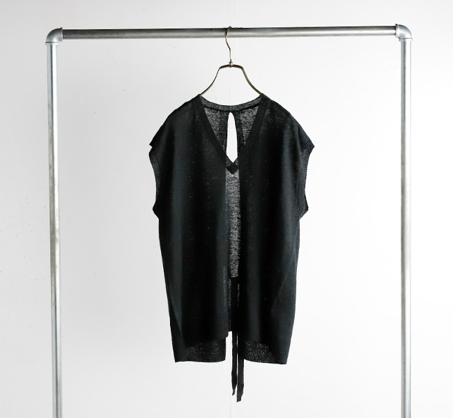 SALE SOIL/ソイル  7GG 1PLY SHETLAND WOOL/LINEN CREW-NECK VEST WITH SIDE TAPE　2色　・　GNSL24522　 [送料無料]　ゆうパケット対応 SOIL ソイル 12GG 1PLY LINEN PLAIN V-NECK VEST WITH SLIT