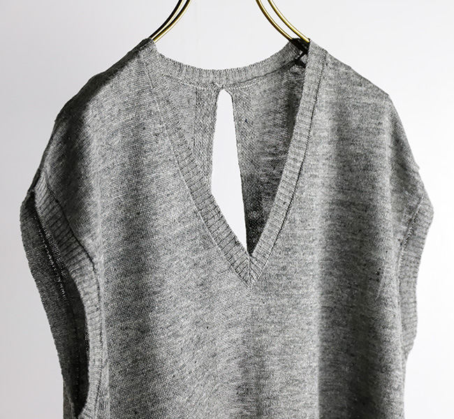 SALE SOIL/ソイル  7GG 1PLY SHETLAND WOOL/LINEN CREW-NECK VEST WITH SIDE TAPE　2色　・　GNSL24522　 [送料無料]　ゆうパケット対応 SOIL ソイル 12GG 1PLY LINEN PLAIN V-NECK VEST WITH SLIT