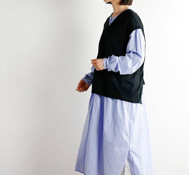 soil ソイル　リネン　Vネック ワンピース　SOIL SOIL ソイル 12GG 1PLY LINEN PLAIN V-NECK VEST WITH SLIT