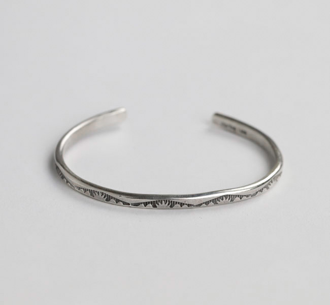 インディアンジュエリーバングルナバホ族ヒデ インディアンジュエリーバングルナバホ族ヒデ インディアン