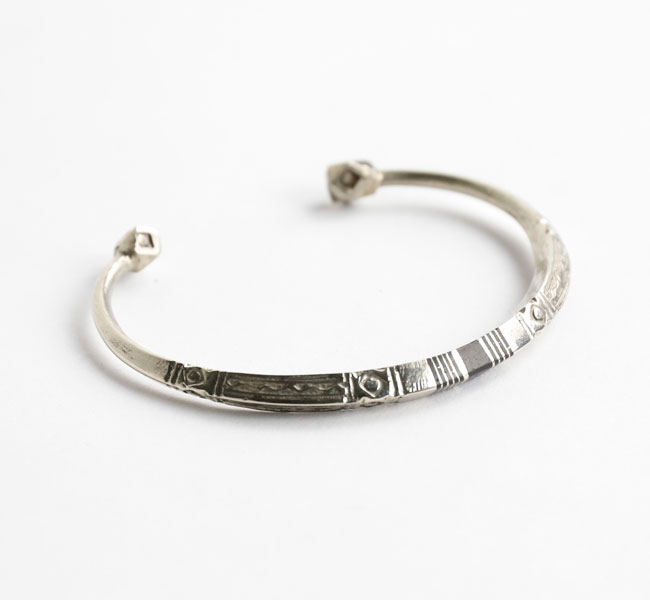 TUAREG JEWELRY トゥアレグニッケルブレス バングル