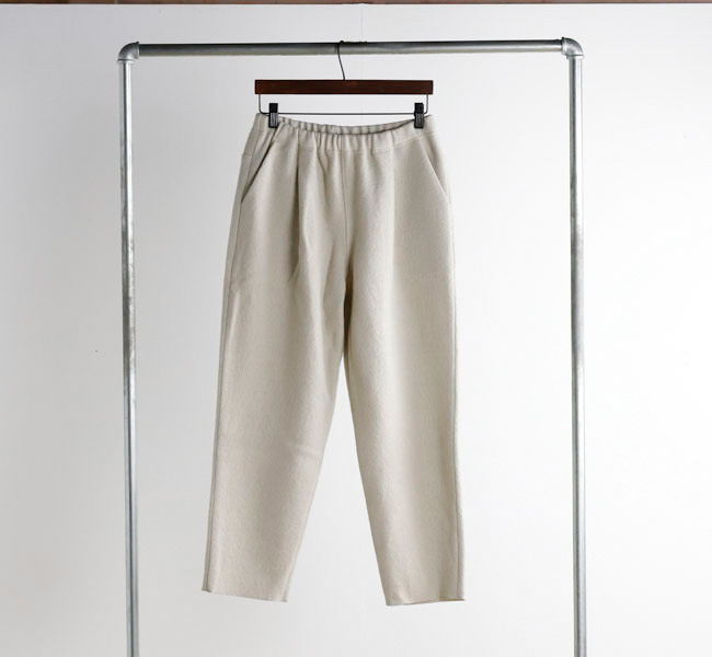 evam eva エヴァムエヴァ E253K094 プレスウールパンツ press