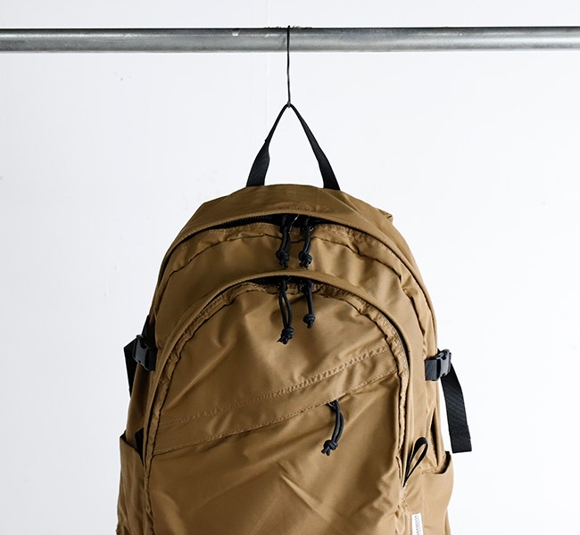 Mt RAINIER DESIGN WORKS デイパックリュック グレー Mt RAINIER DESIGN WORKS デイパックリュック グレー Mt RAINIER