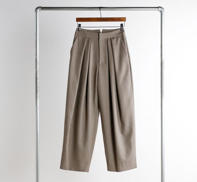 SACRA サクラ 125515112 テーパードパンツ H.COUNT WORSTED SERGE PANTS