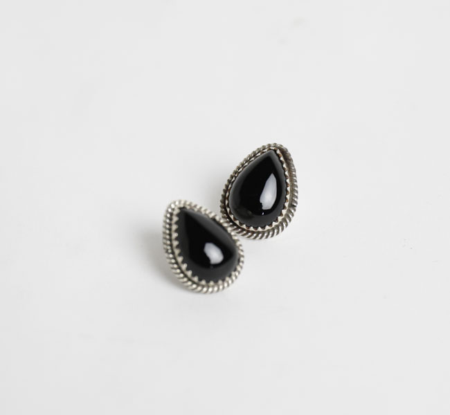 indian jewelry インディアンジュエリー ナバホ シルバー925 オニキスピアス