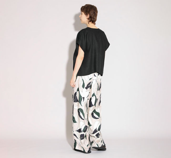 SACRA＊リーフプリント プルオーバー リネン 麻100% Capri Slub Linen Wholesale Fabric in Silver – Urquid Linen
