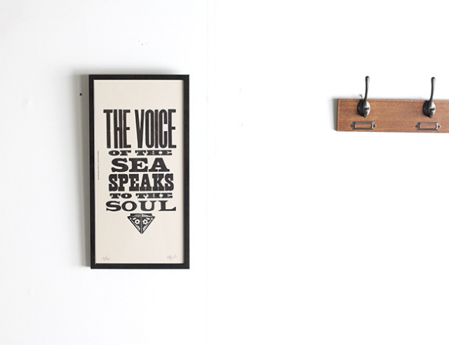 A TWO PIPE PROBLEM LETTERPRESS 　 THE VOICE OF THE SEA  Mサイズ