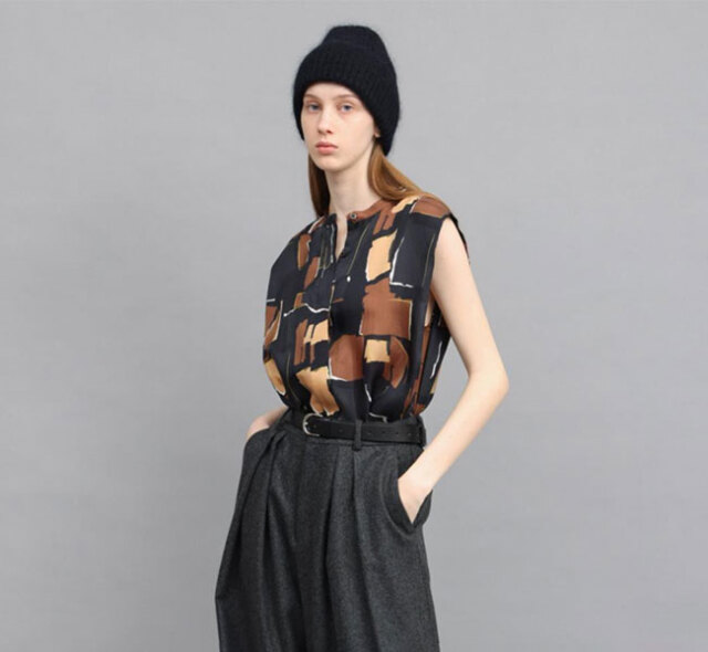 SACRA サクラ 126517071 ジオメトリック ペインティング トップ GEOMETRIC PAINTING TOP