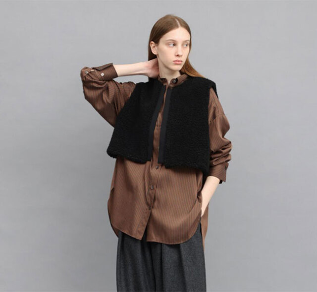 SACRA サクラ 126507061 シープボア ショート ジレ SHEEP BOA SHORT GILET