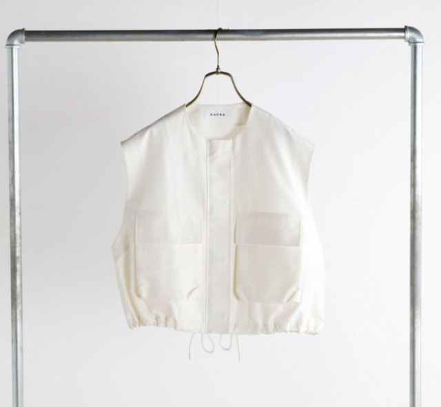 SACRA サクラ CO/PE TUMBLER FINISH GILET クロップドジレ 125108061
