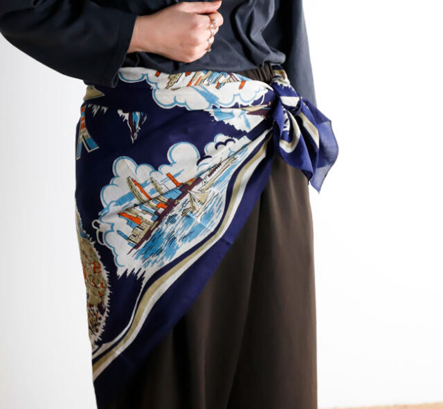 BINDU ビンドゥー BBB1313-NY2 マッププリント スカーフ NEWYORK NAVY