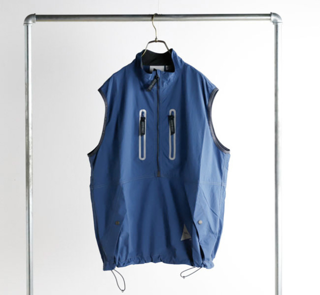アンドワンダーand wander別注グラミチタグ付ブラッシュナイロンベスト GRAMICCI×and wander グラミチ×アンドワンダー BRUSHED NYLON