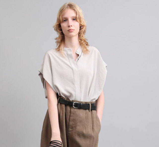 SACRA サクラ 126114071 バンドカラートップ TRIACE MICRO CREPE TOP