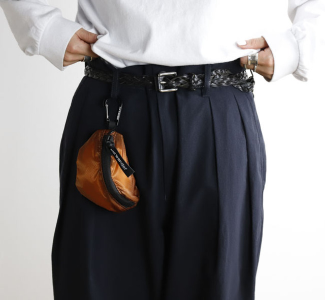 and wander アンドワンダー 5746975311 ミニポーチ sil mini pouch