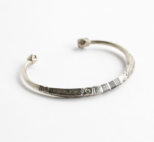 TUAREG JEWELRY トゥアレグニッケルブレス バングル