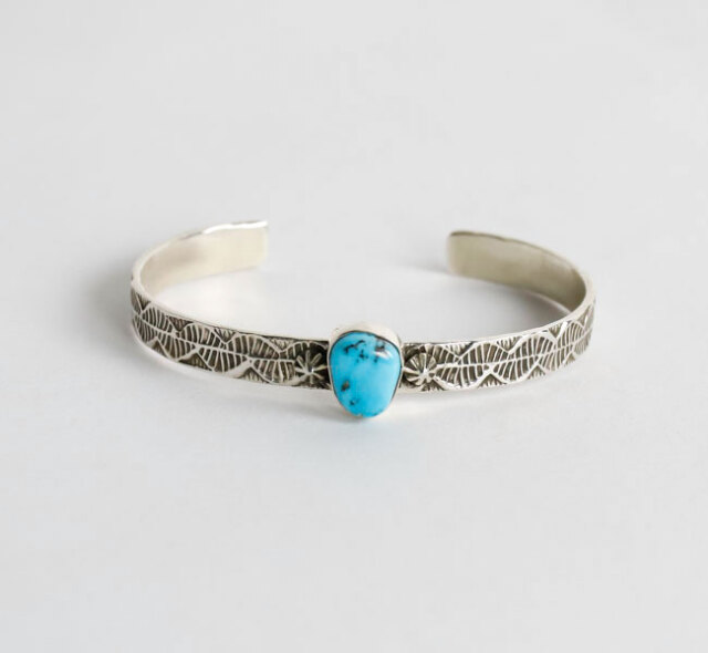 indian jewelry インディアンジュエリー Henry Mariano ヘンリー・マリアーノ  スタンプワークバングル シルバー925 ナバホ
