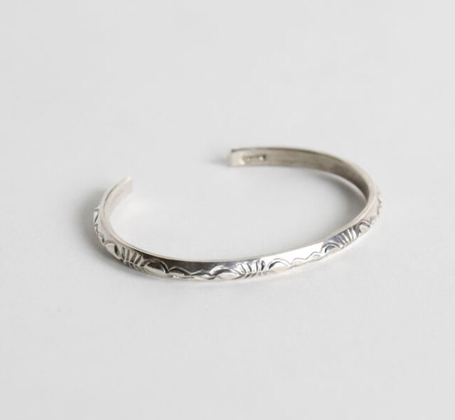 indian jewelry インディアンジュエリー ナバホ シルバー925 トライアングルバングル