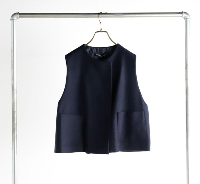 mizuiro ind ポケット付きクルーネックベスト ネイビー mizuiro ind ポケット付きクルーネックベスト｜ MARcourt ONLINE