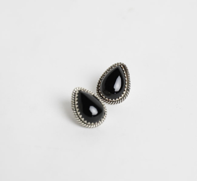 indian jewelry インディアンジュエリー ナバホ シルバー925 オニキスピアス