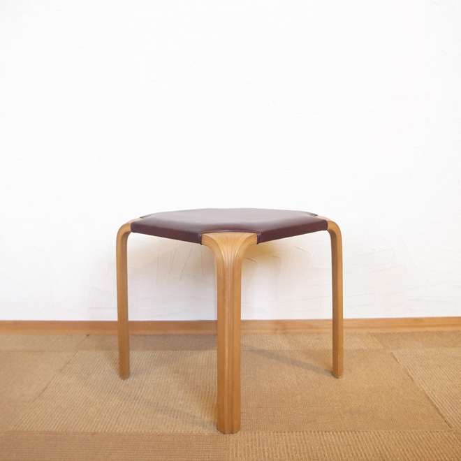 Alvar Aalto / アルヴァ・アアルト  x601 スツール【レザー】