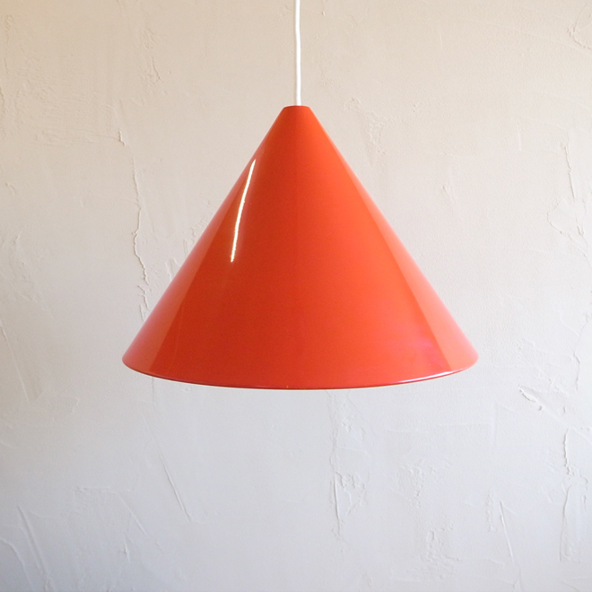 Arne Jacobsen / アルネ・ヤコブセン ルイスポールセン  ビリヤードランプ