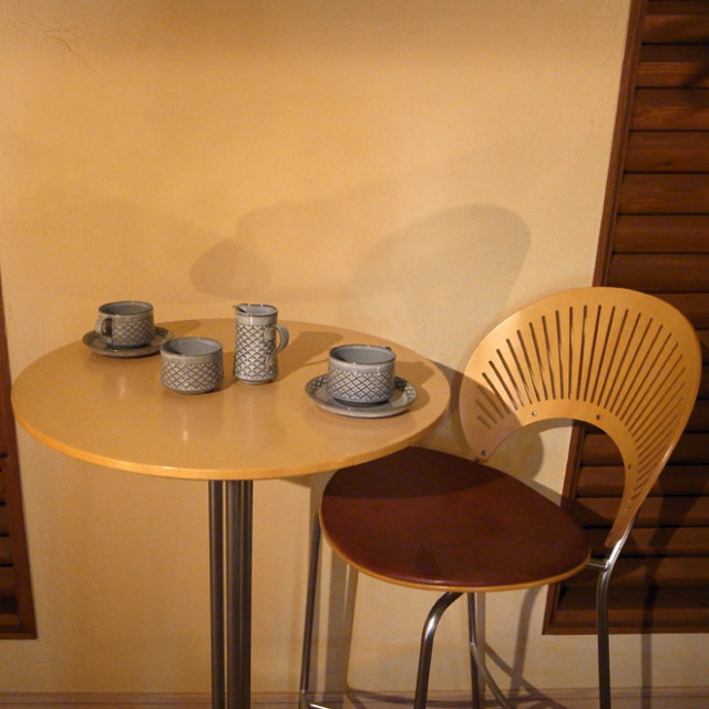 ナナ・ディッツェルの8006トバゴカフェテーブル