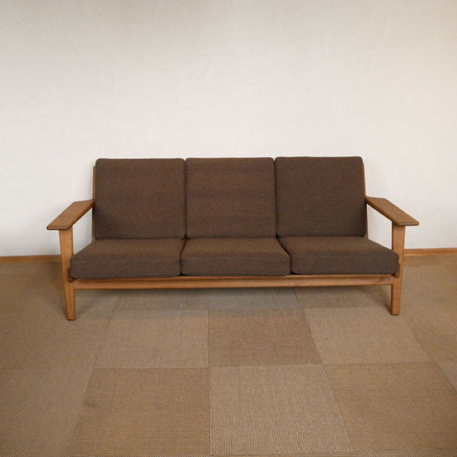 ハンス・J・ウェグナーのGE290ソファ