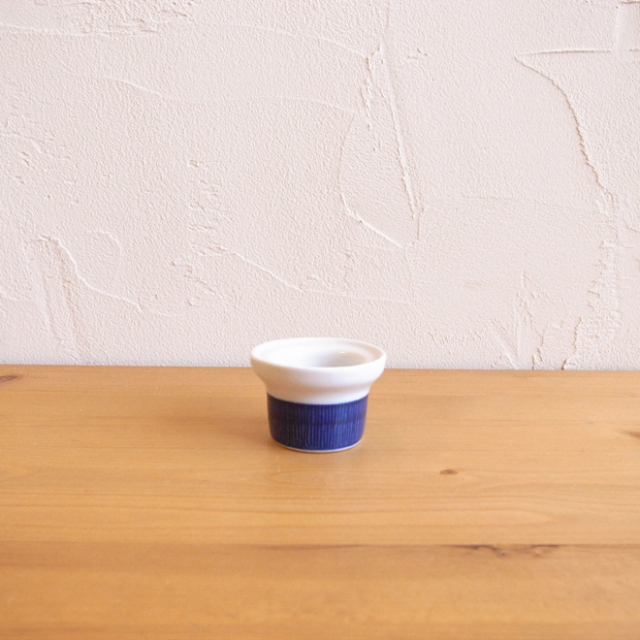 ヘルサ・ベングトソンのコカ/エッグスタンド