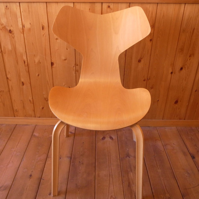 Arne Jacobsen / アルネ・ヤコブセン フリッツ・ハンセン 3135グランプリチェア