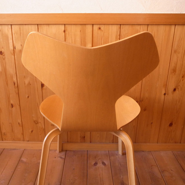 Arne Jacobsen / アルネ・ヤコブセン フリッツ・ハンセン 3133グランプリチェア