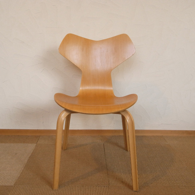Arne Jacobsen / アルネ・ヤコブセン フリッツ・ハンセン 3133 グランプリチェア【ビーチ】