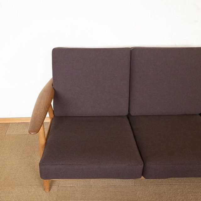 ハンス・J・ウェグナーのGE240ソファ